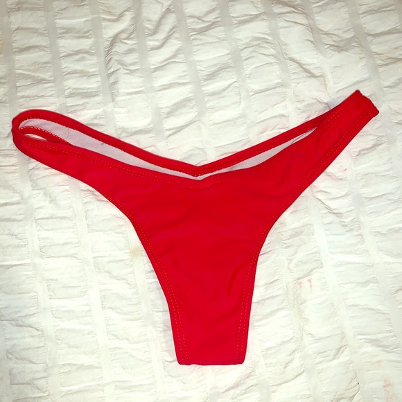 RED V-SHAPED BIKINI BOTTOM - Picture 1 of 3